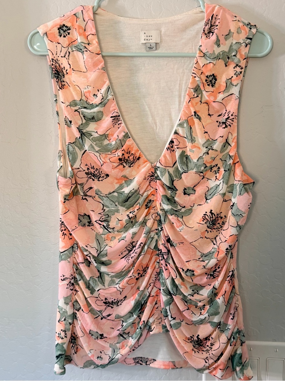 a new day Peach-Pink Floral Ruched V-Neck Tank